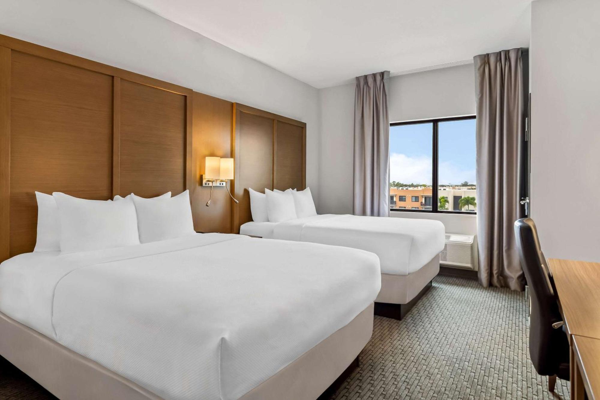 Queen Suite with Two Queen Beds - Non-Smoking