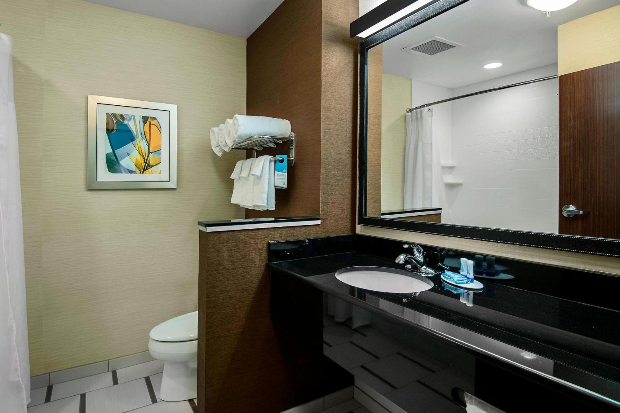 King Room with Transfer Shower - Mobility Access/Communication Assistance,1632272802:JPEG