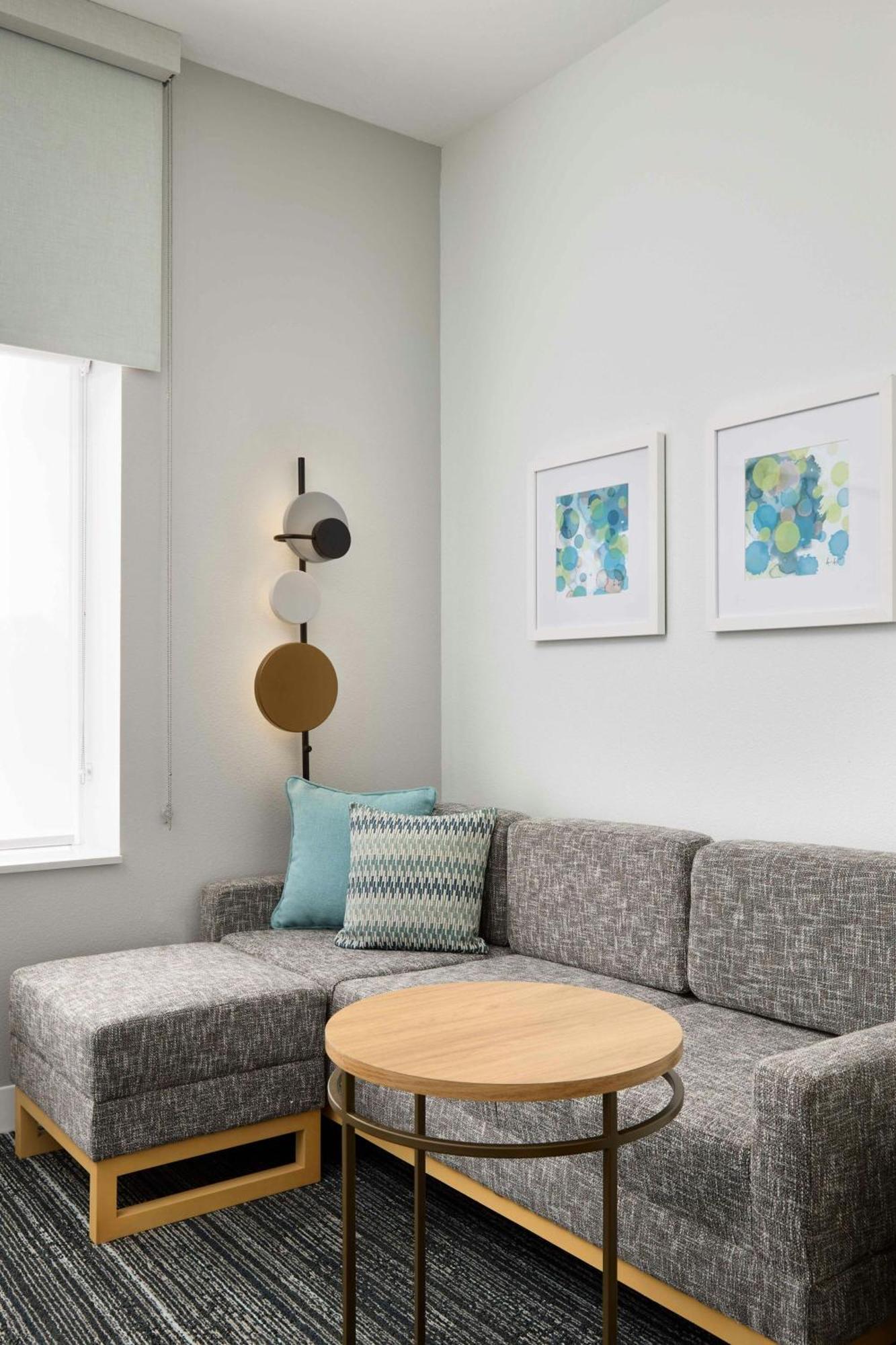 King Studio with Sofa Bed