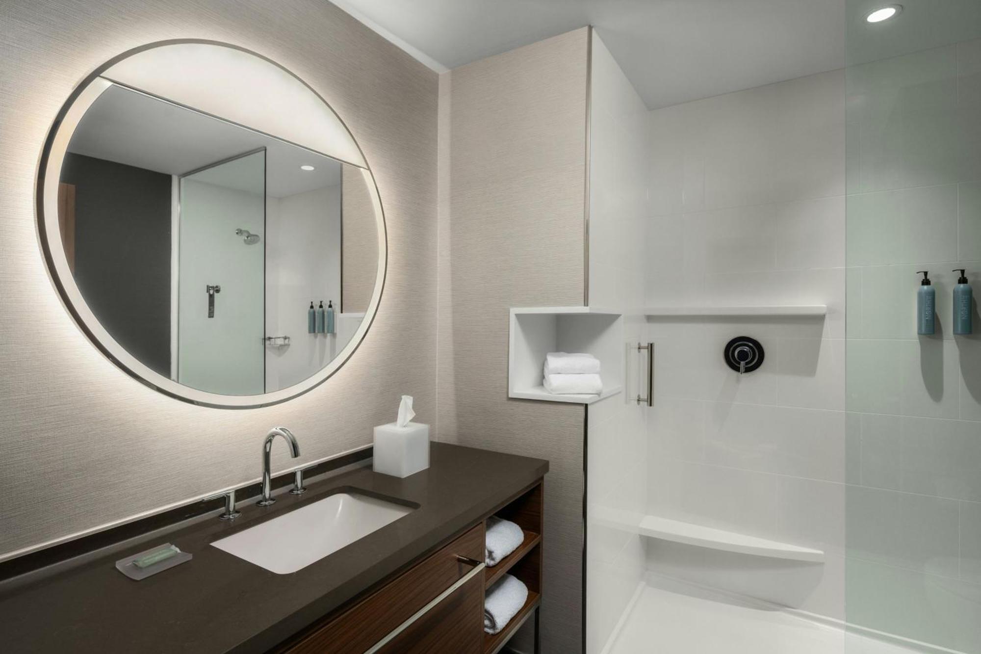 King Room with Sofa Bed and Courtyard View,1643004274:JPEG