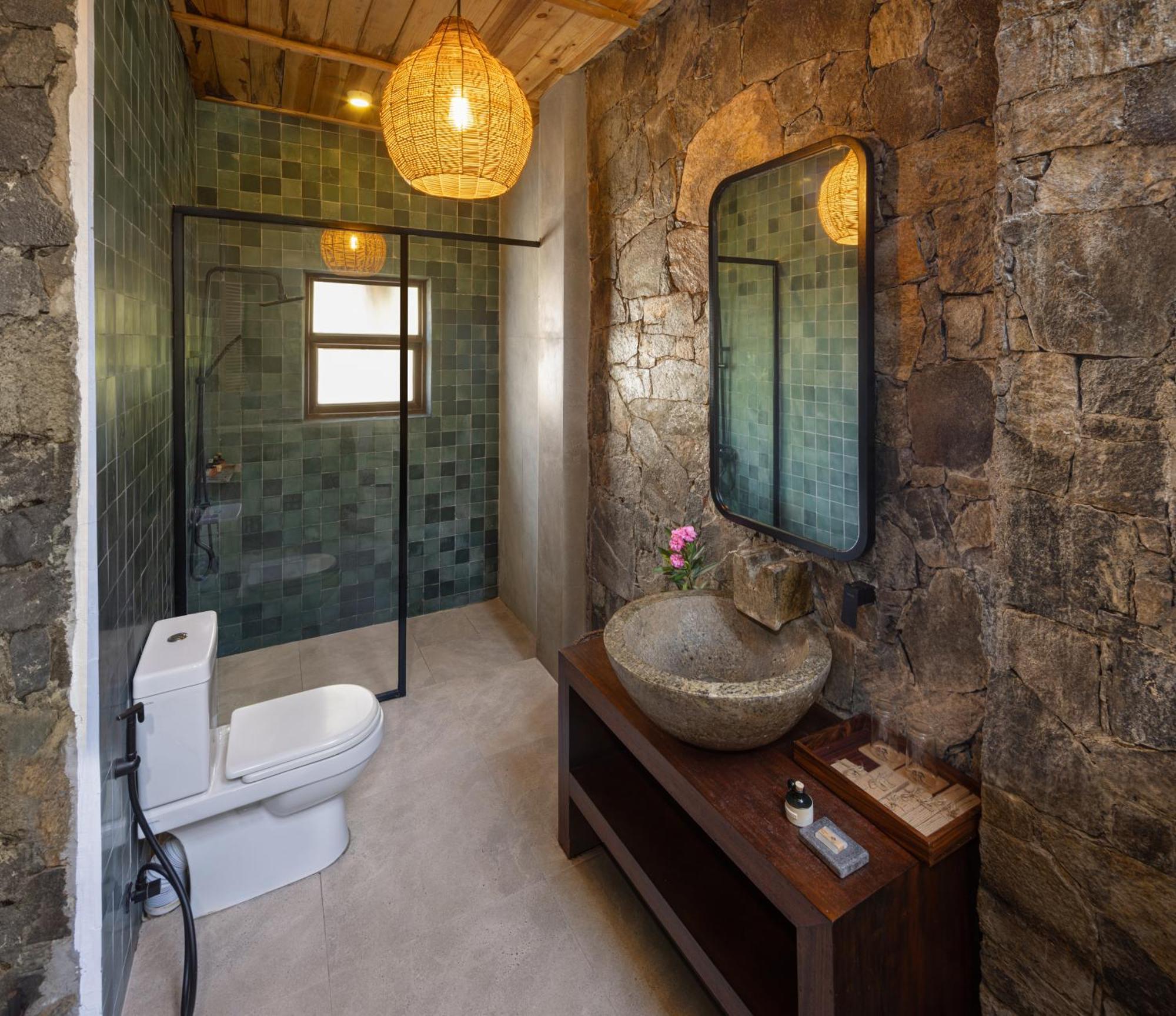 Honeymoon Deluxe with Bathtub
