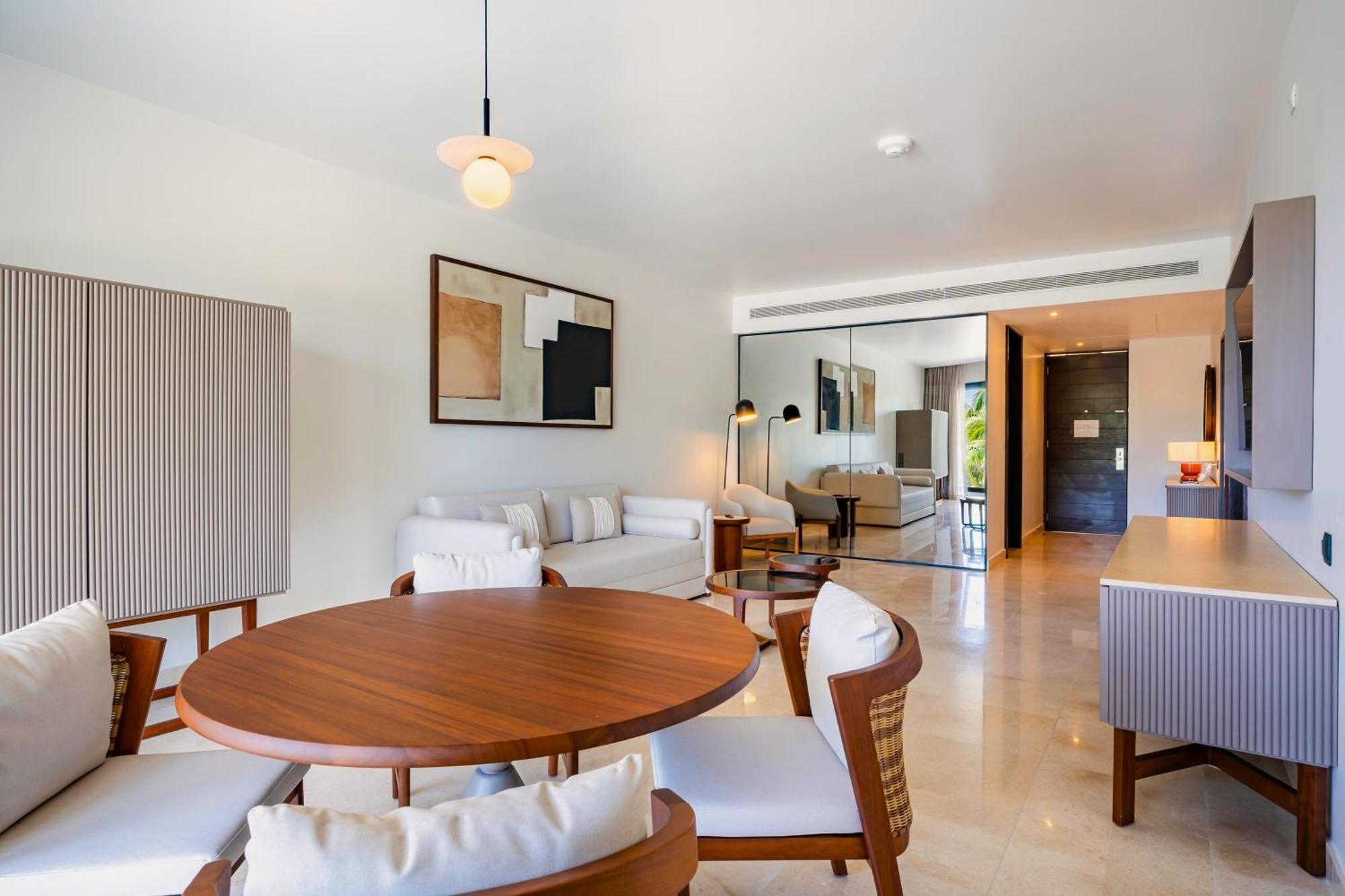 Suite Beachfront,1650087220:JPEG