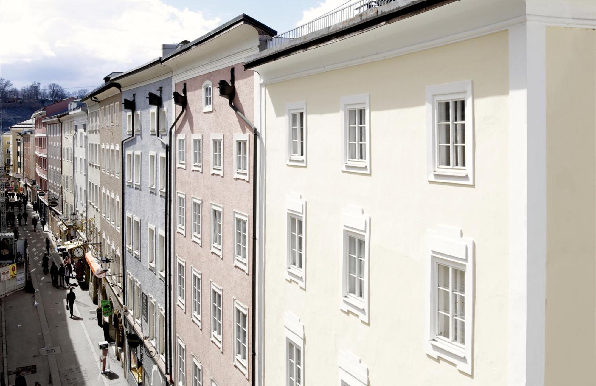 Standard Triple Room with Street View