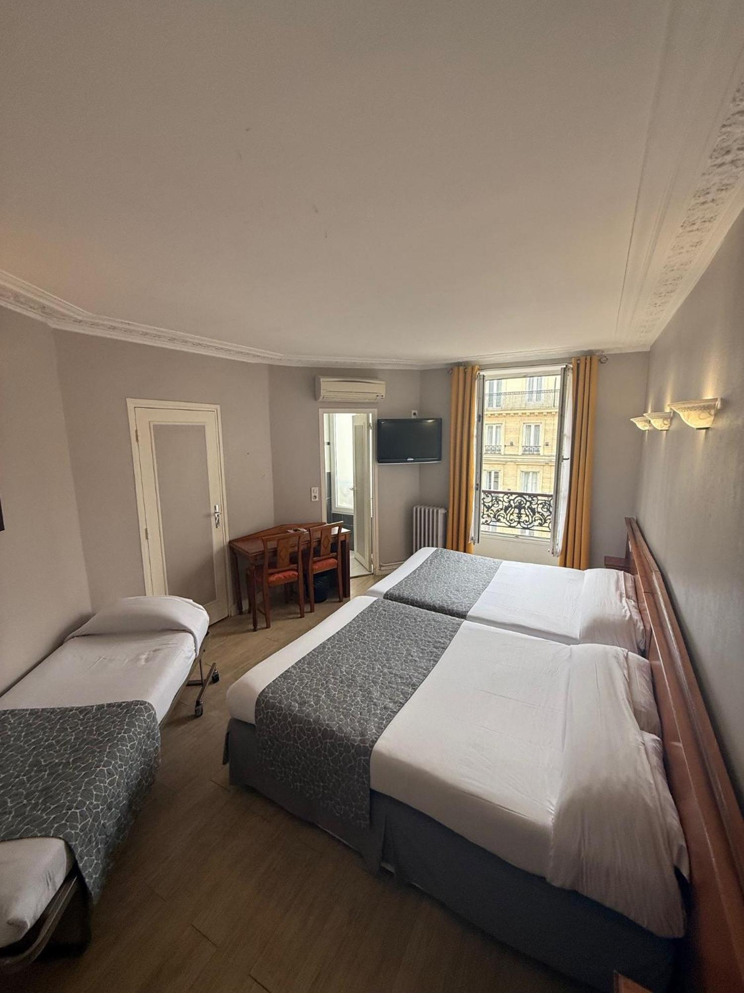 Quintuple Room