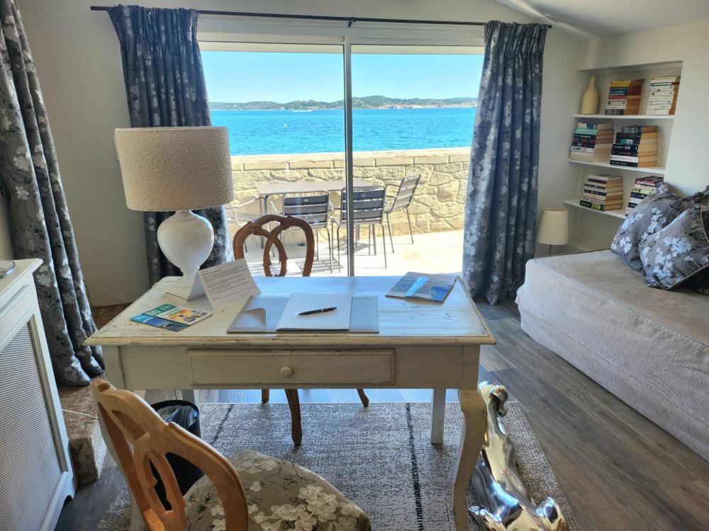 Deluxe Suite met Terras en Uitzicht op Zee