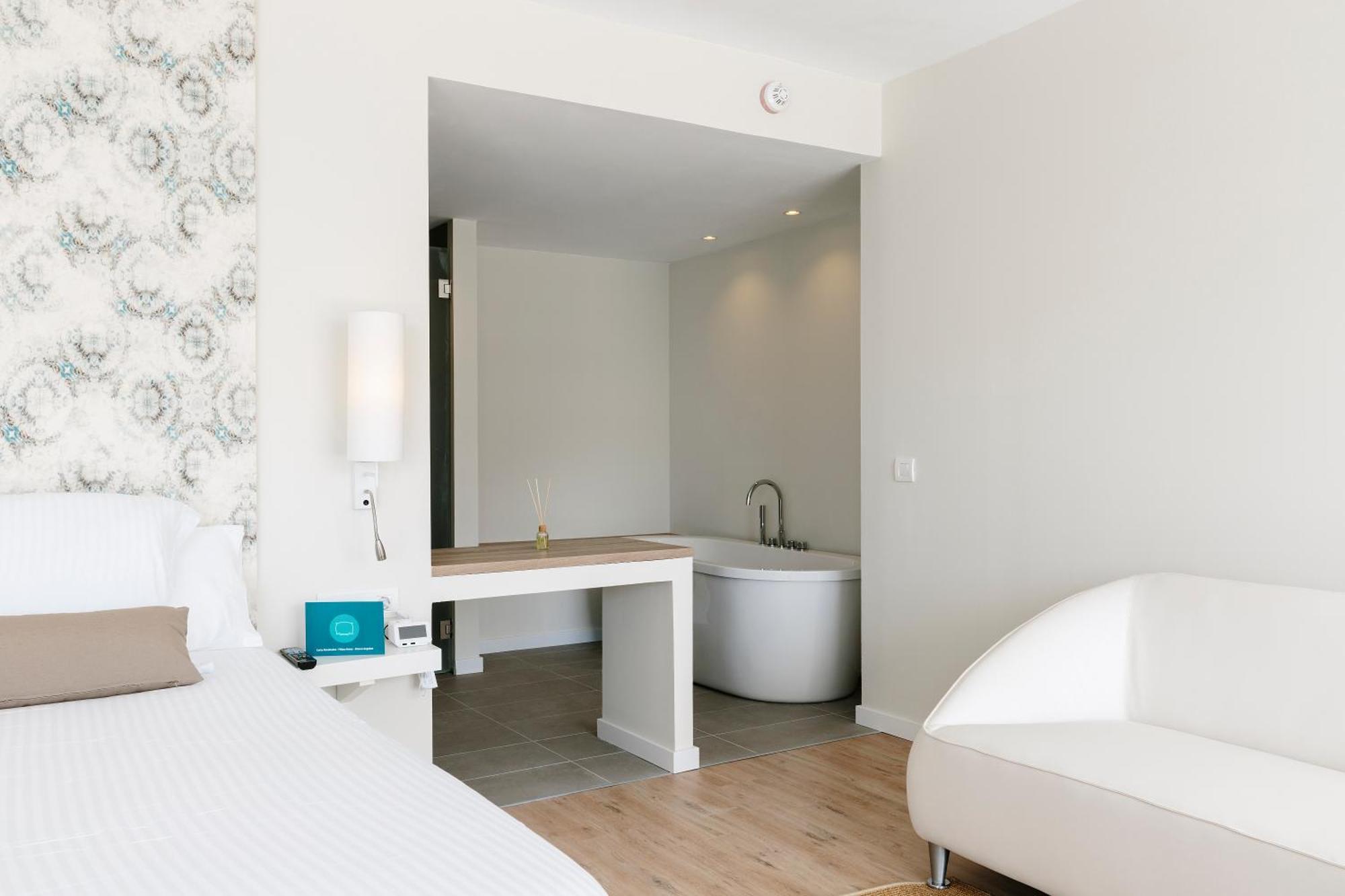 Junior Suite met Uitzicht op het Zwembad