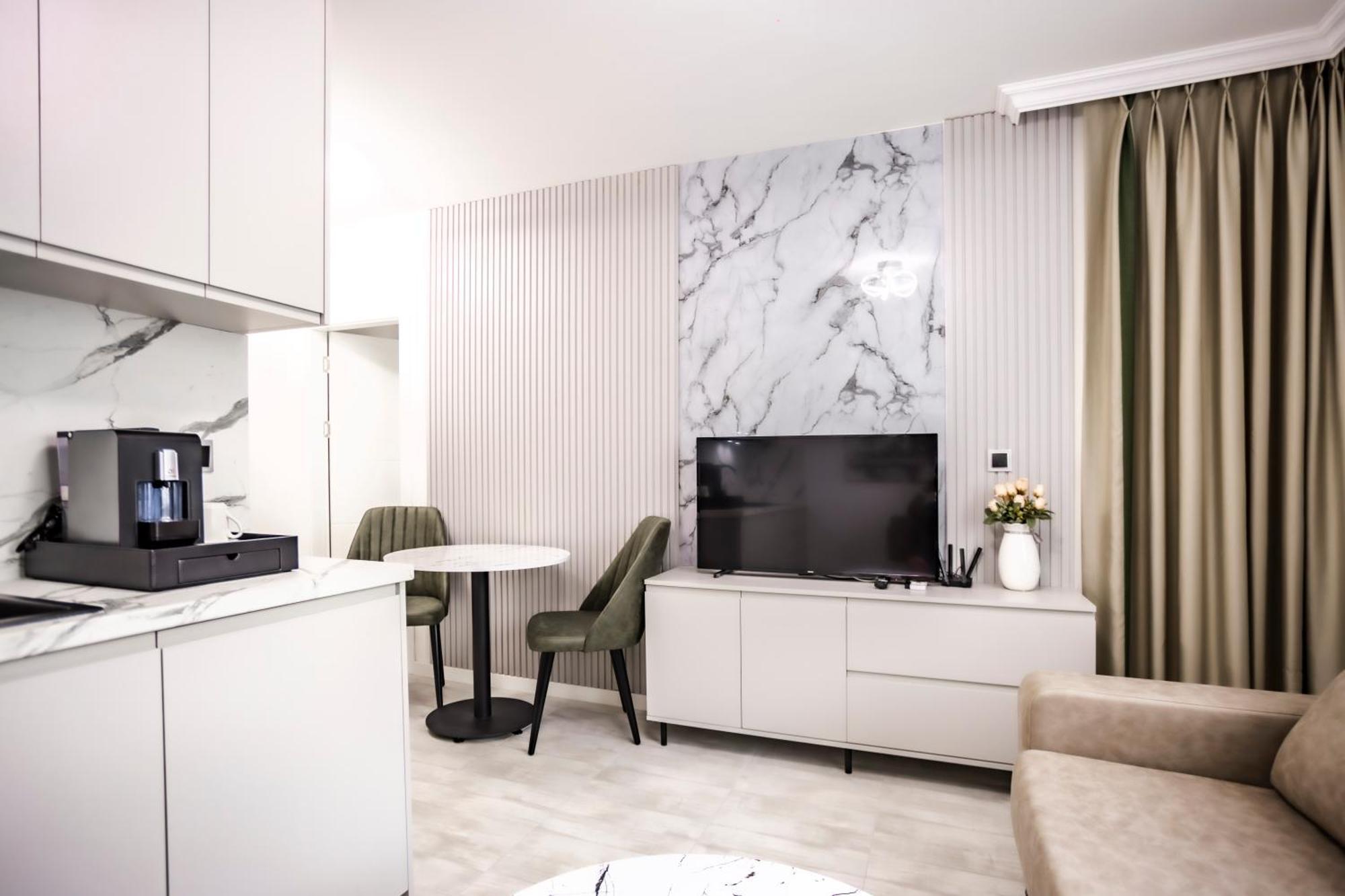One-Bedroom Apartment with Balcony and Mountain View