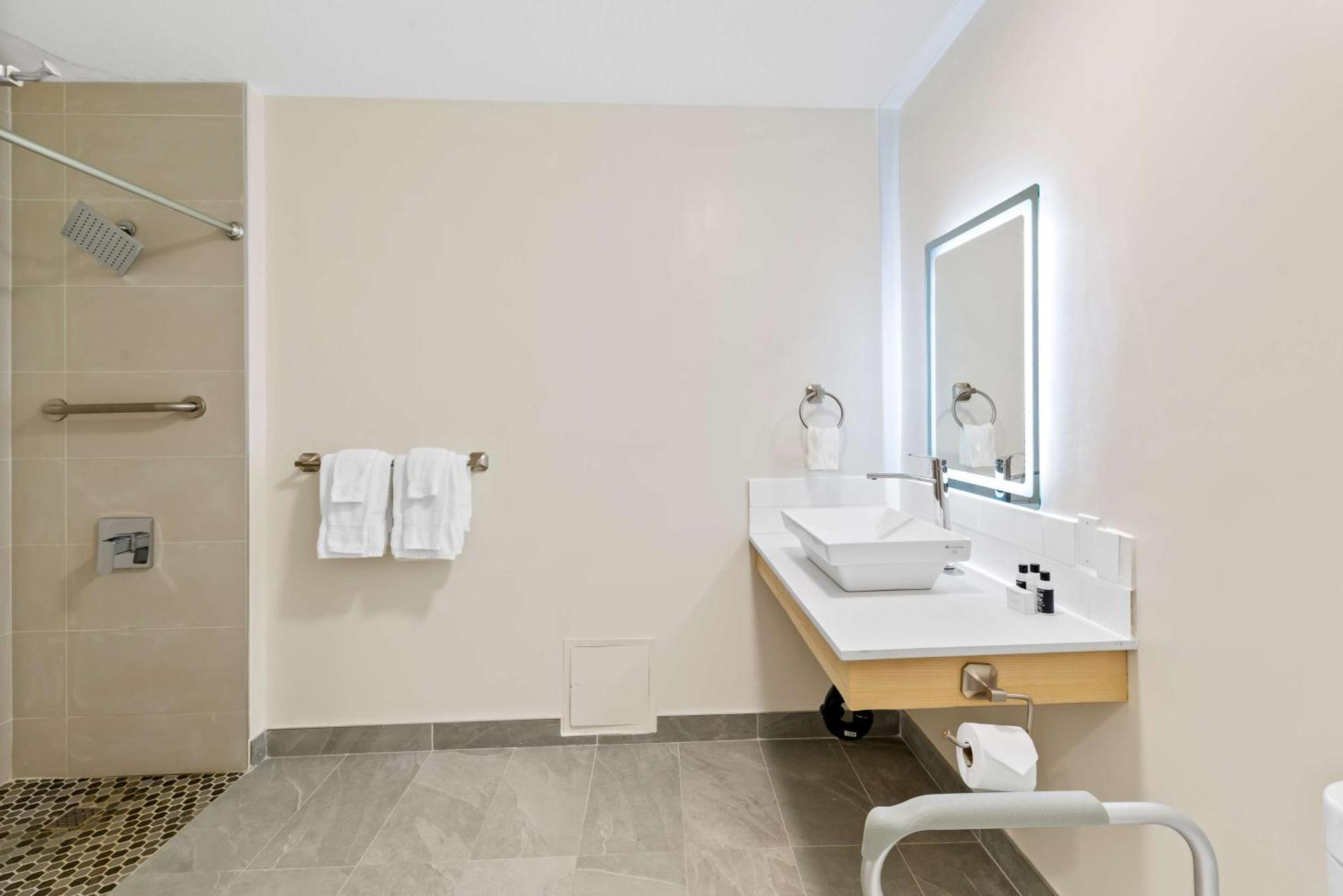 King Room with Walk-In Shower - Disability/Non-Smoking