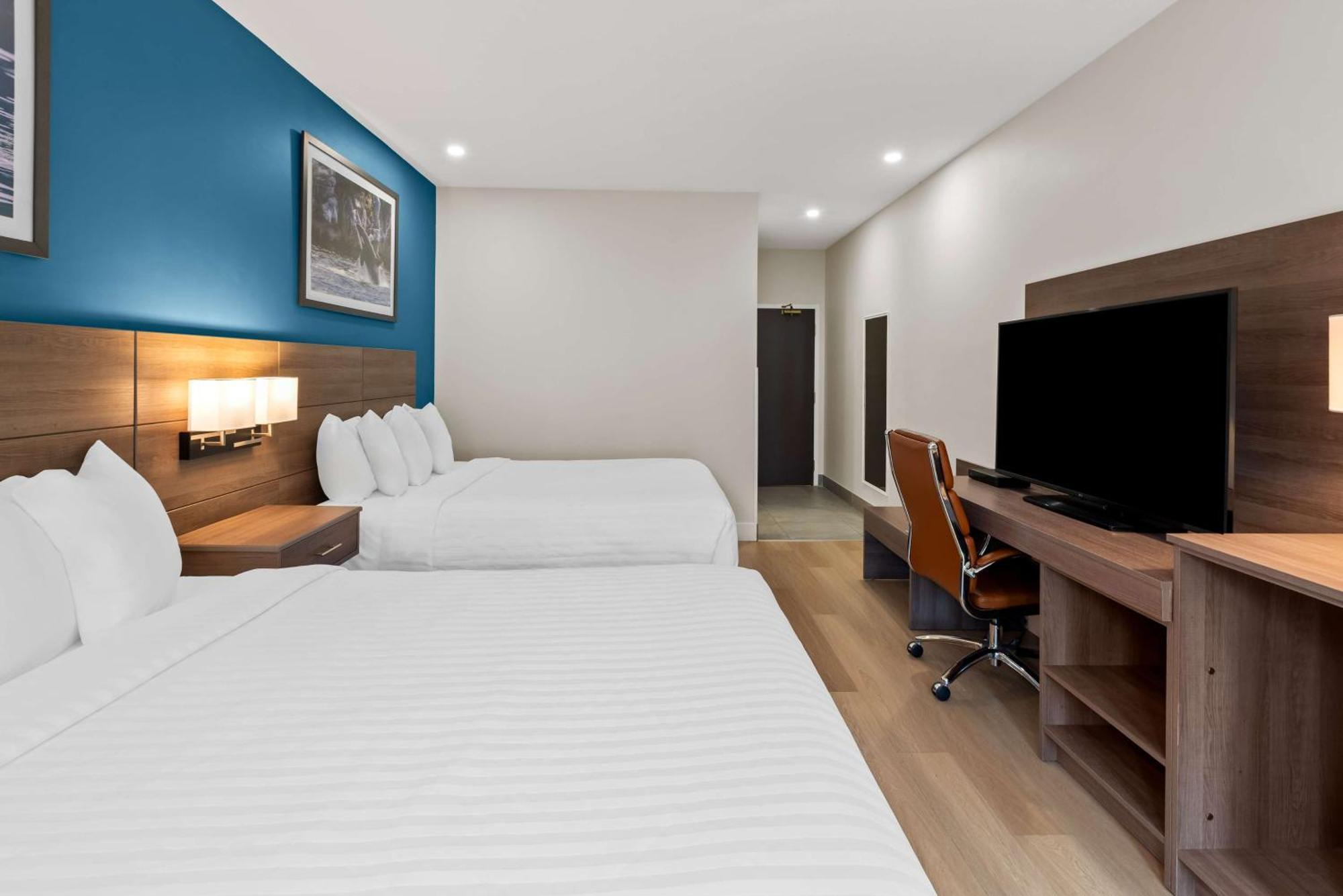 Queen Room with Two Queen Beds and Walk-In Shower - Non-Smoking