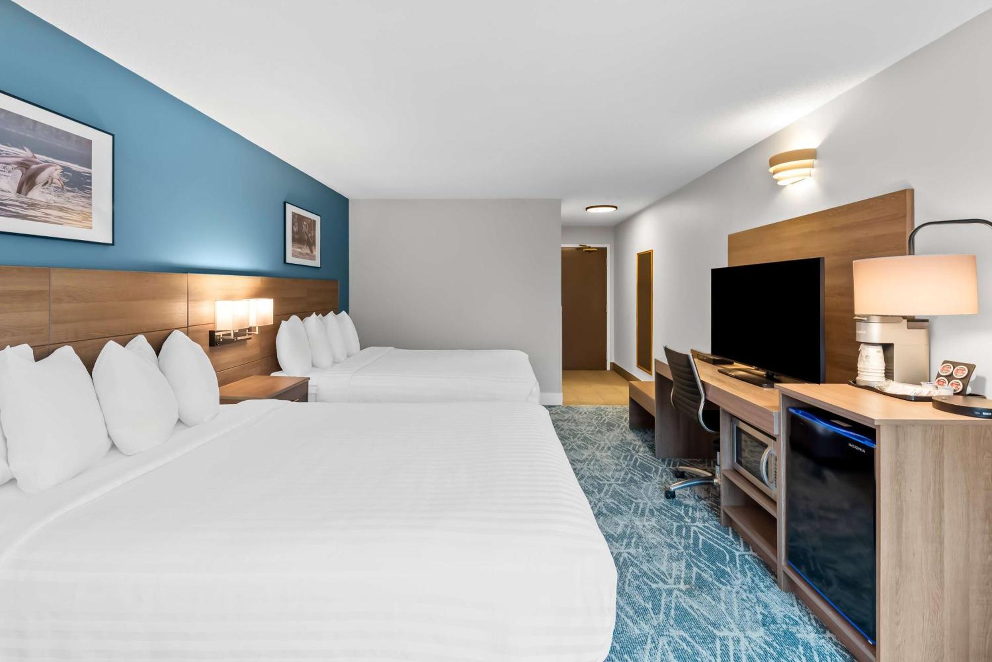Queen Room with Two Queen Beds - Non-Smoking