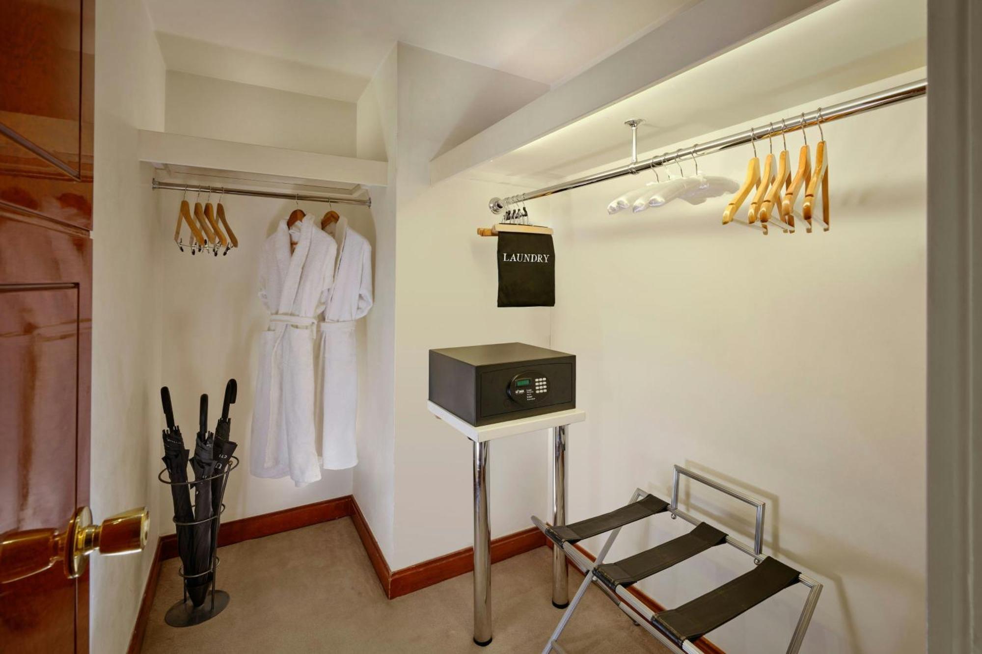 Hyde Park Suite, 2 Bedroom Penthouse Suite, Skyline view