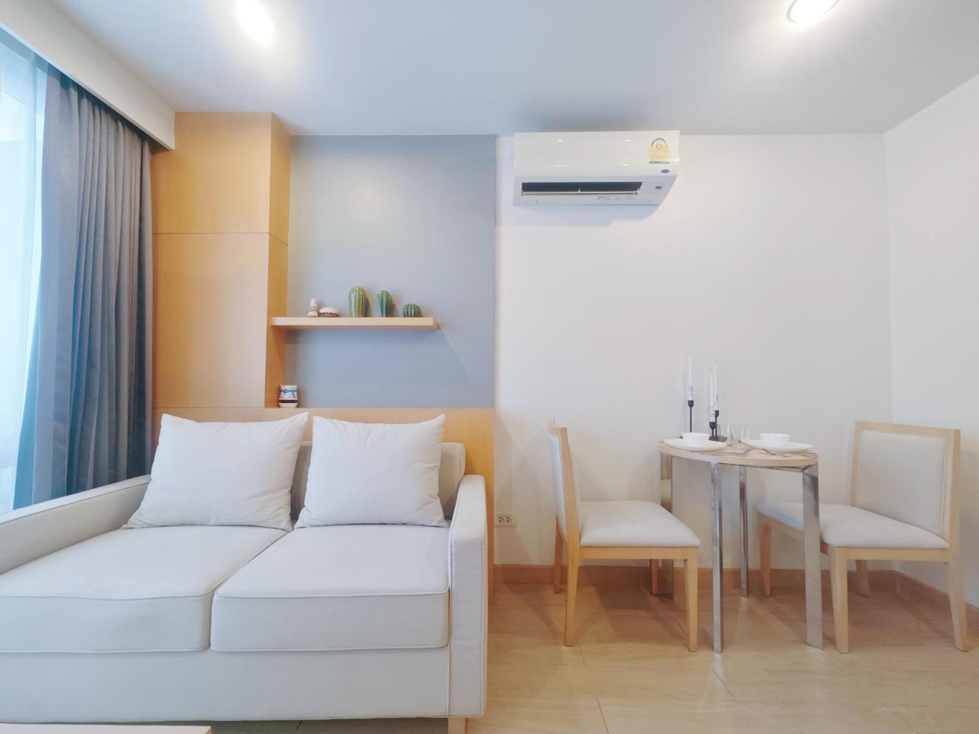 One-Bedroom Apartment with Balcony,1687215729:JPEG