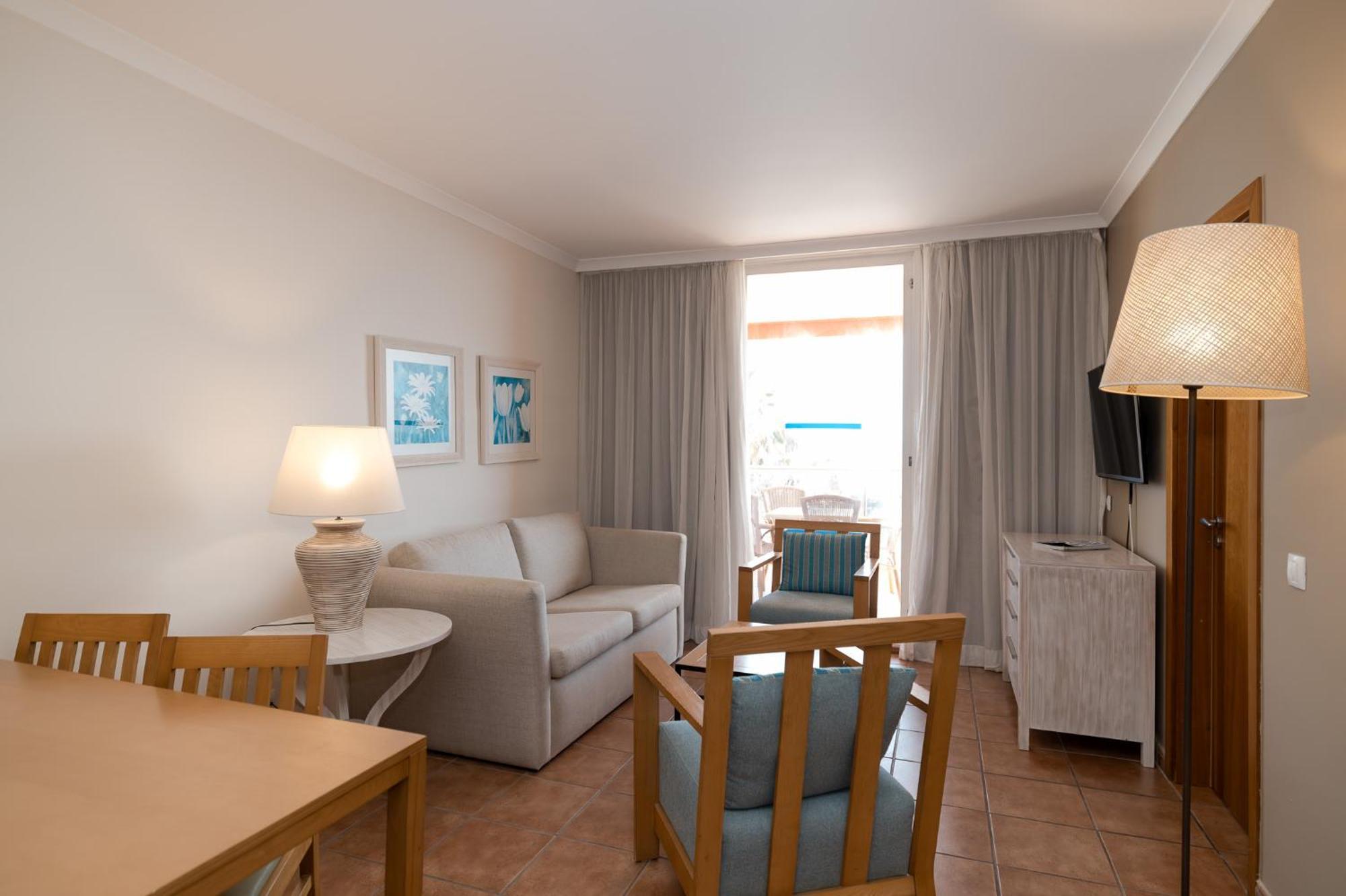 Suite Superior con Vista Mare (2 Adulti e 2 Bambini)