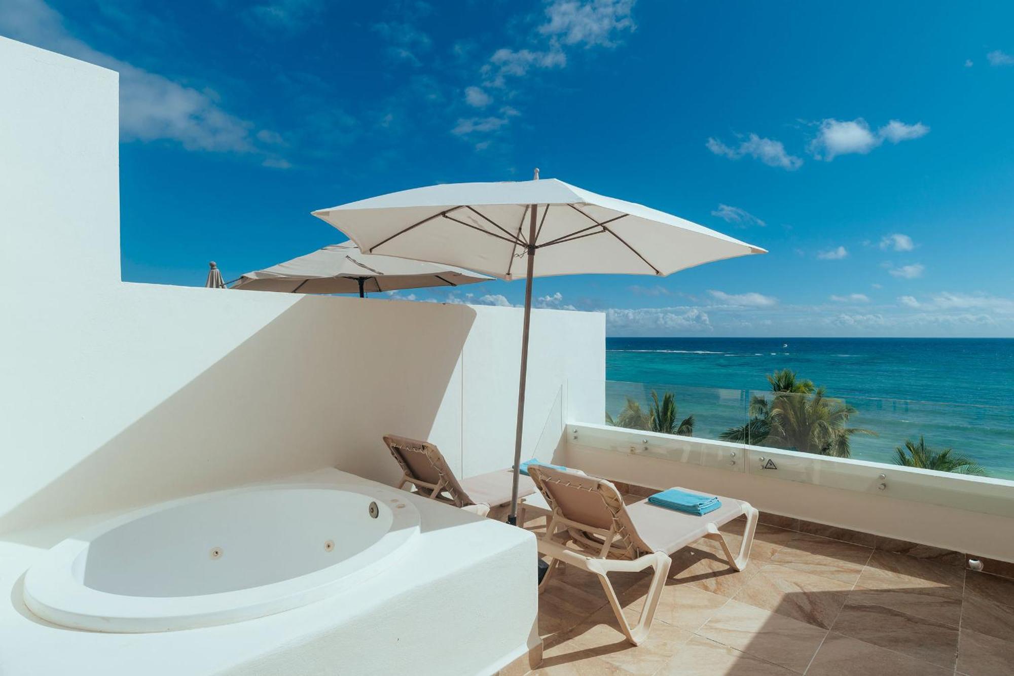 Junior Suite Penthouse Premium Rooftop Ocean Front,1697865260:JPEG