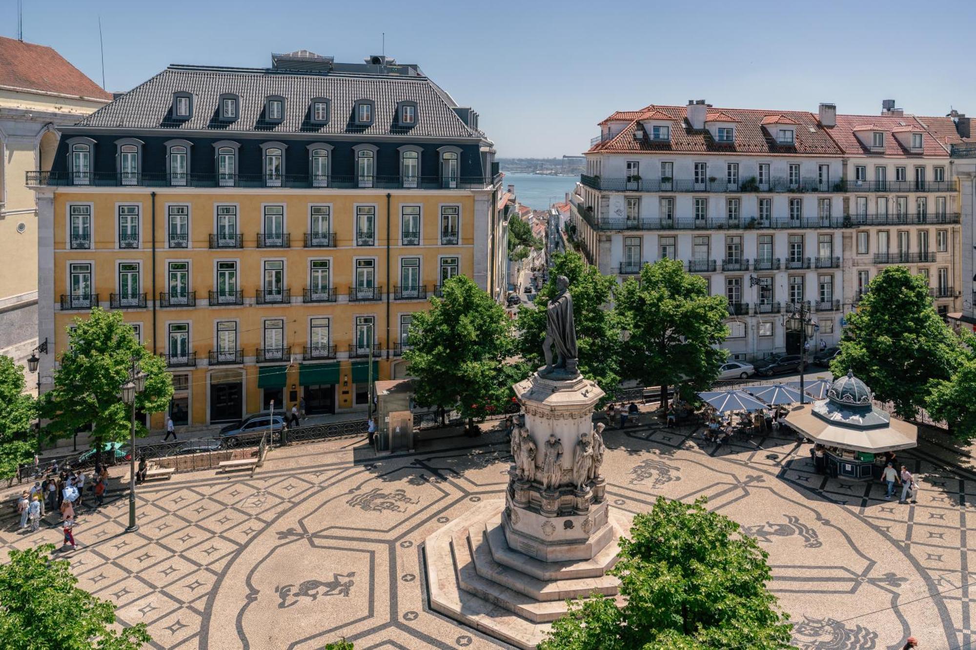 Quarto Duplo com Varanda e Vista Praça e Rio