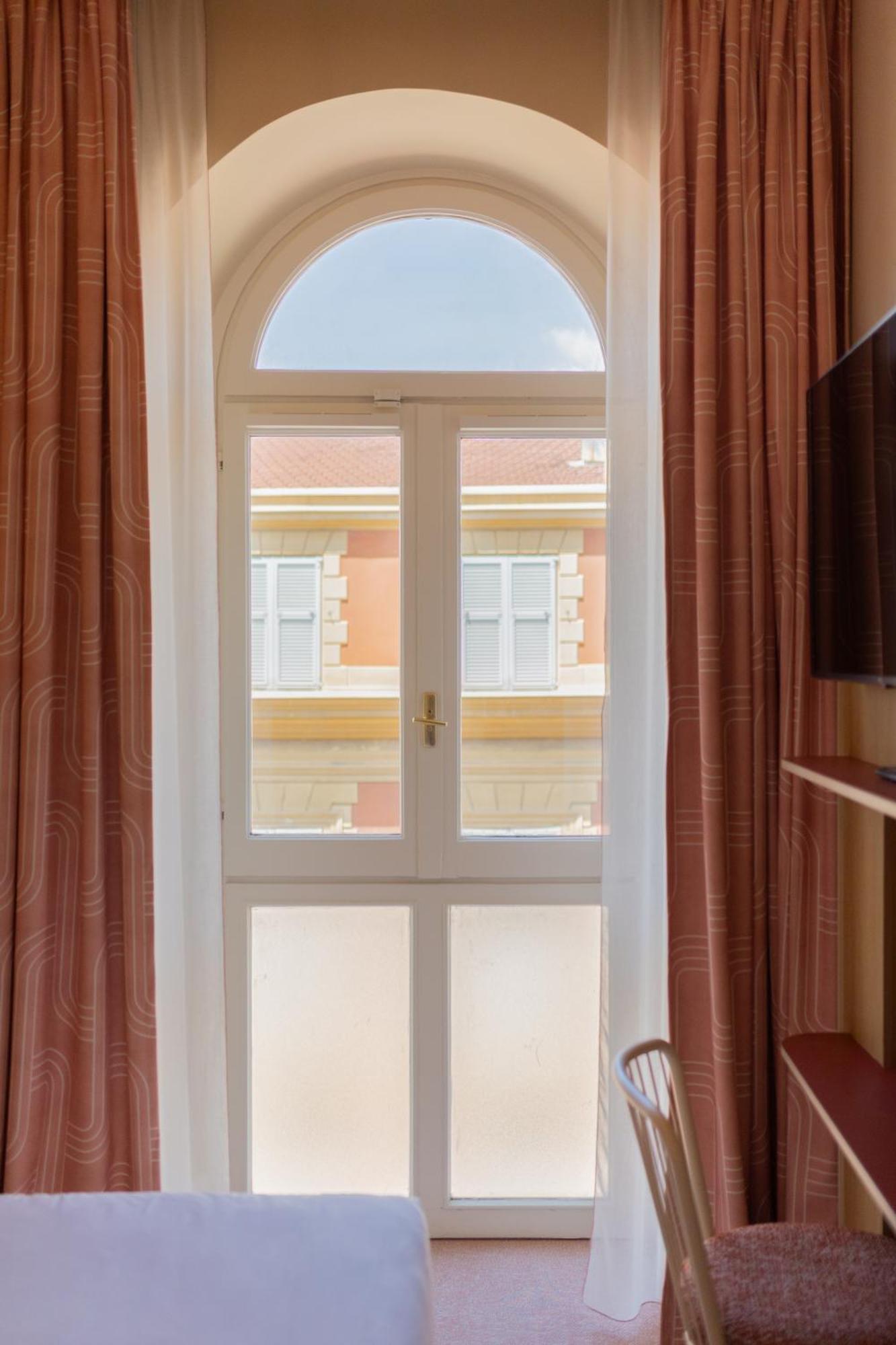 Chambre Double – Vue sur Ville