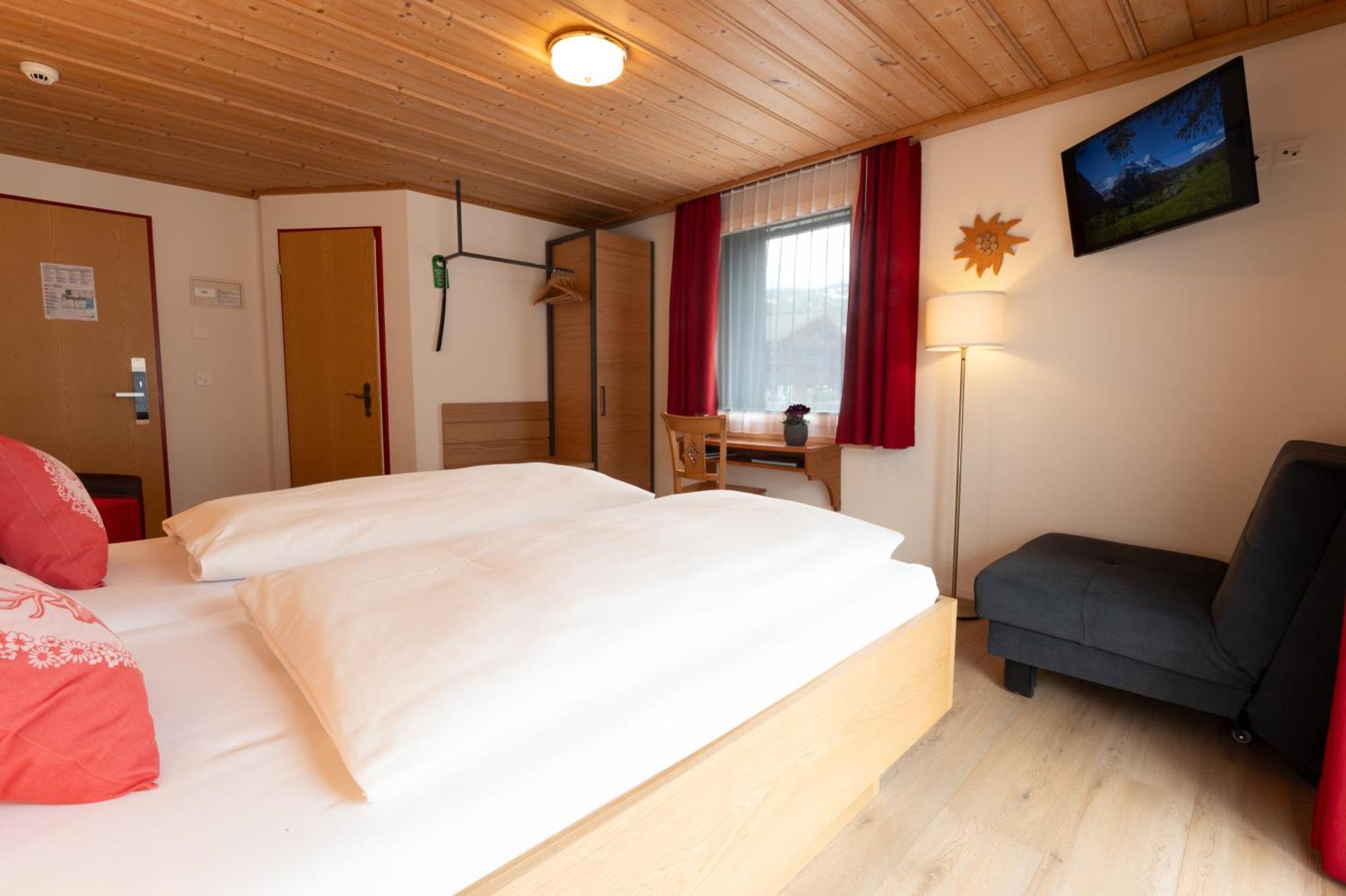 Triple Room with Mountain View