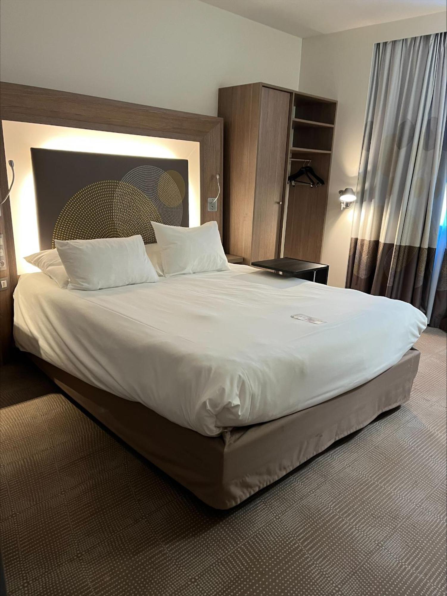 Chambre Double Supérieure - Accessible aux Personnes à Mobilité Réduite
