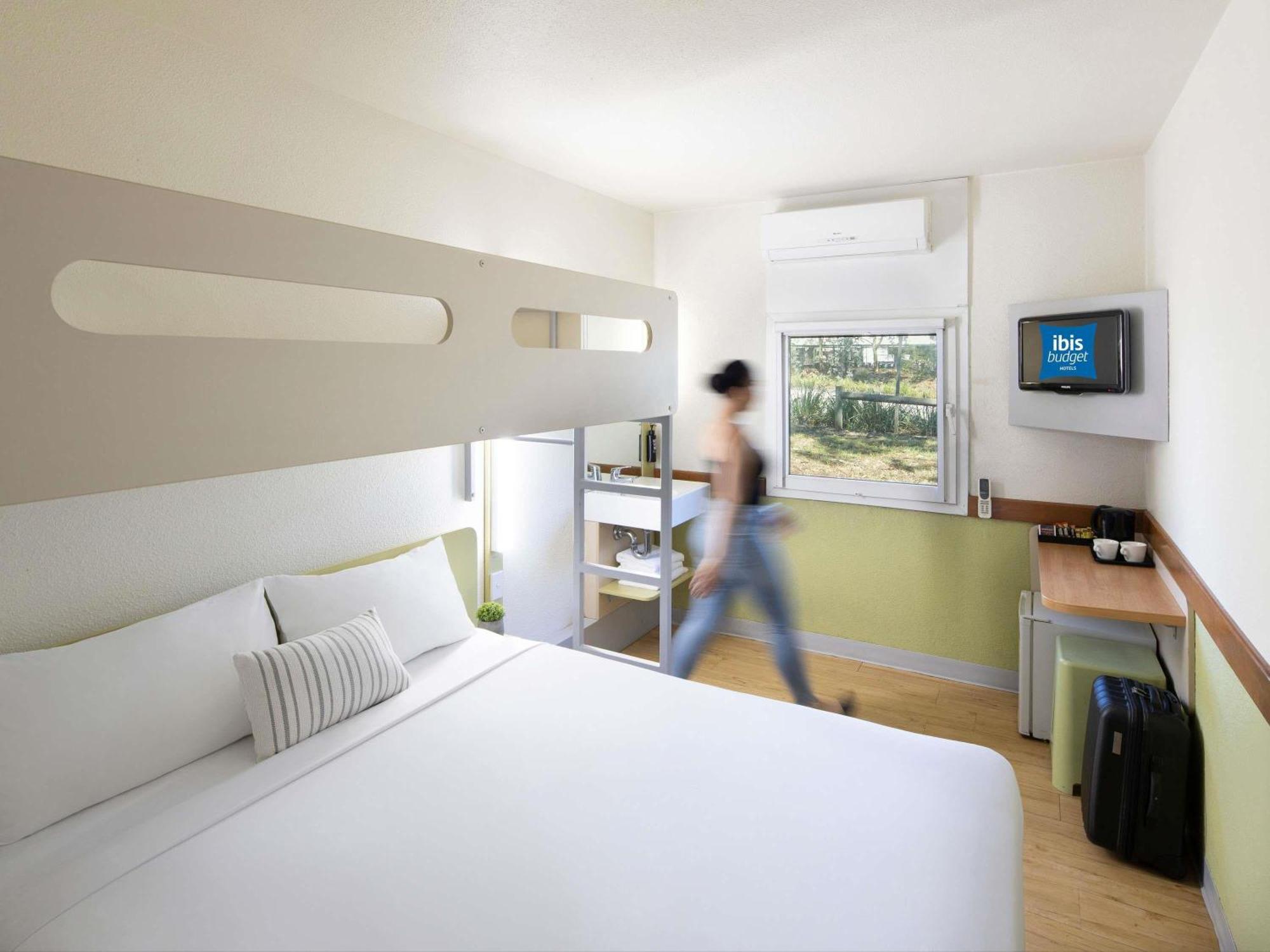 Standard Queen Room with a Bunk Bed