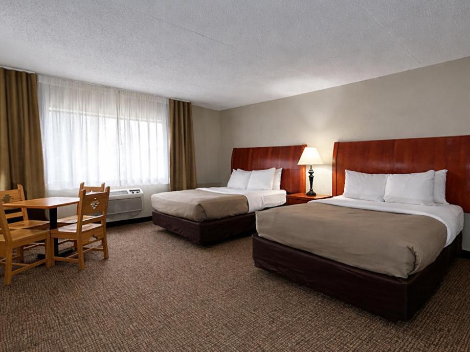 Queen Room Two Queen Beds Pet Friendly,1758329224:JPEG