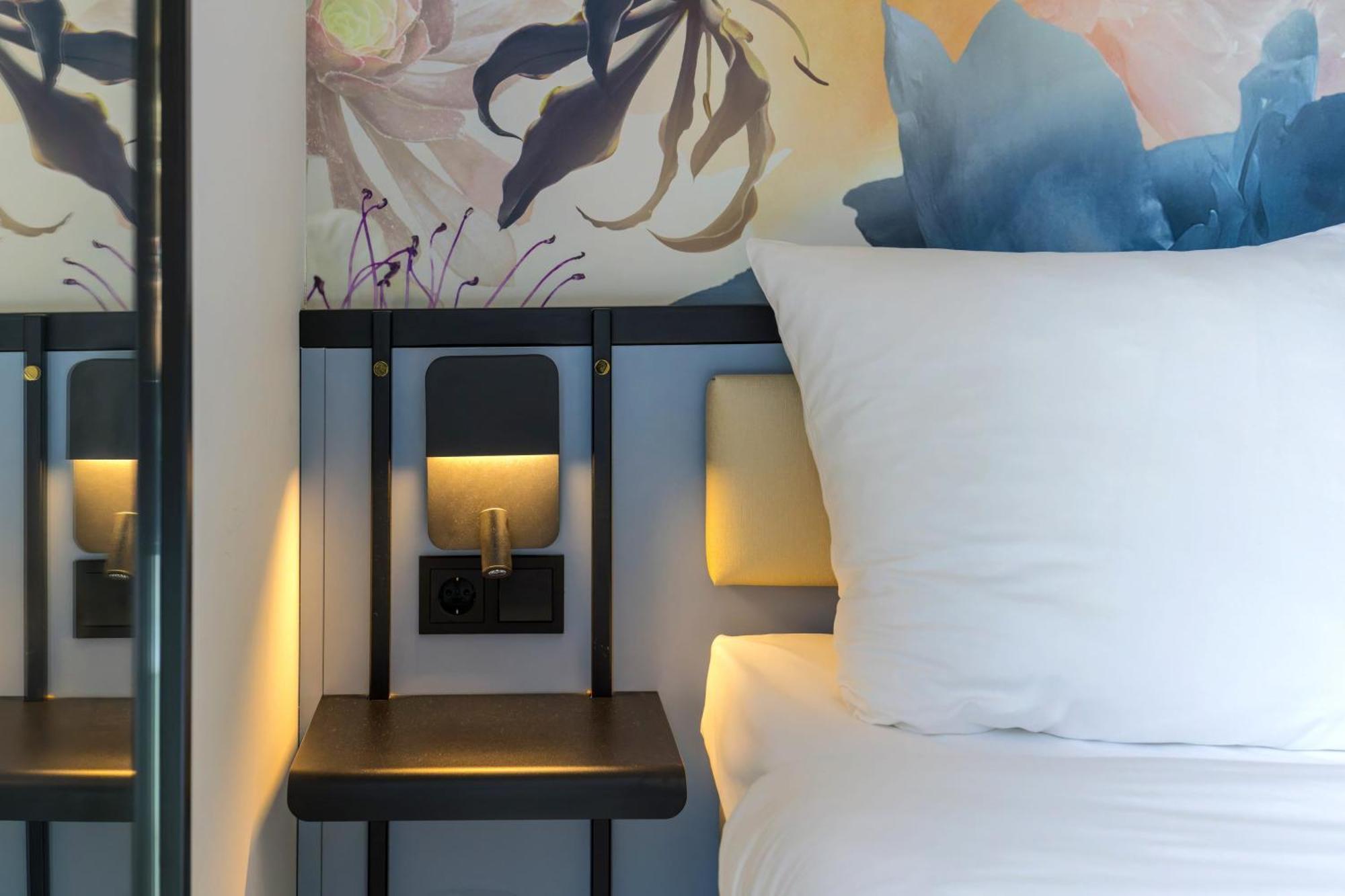 Habitación con cama grande