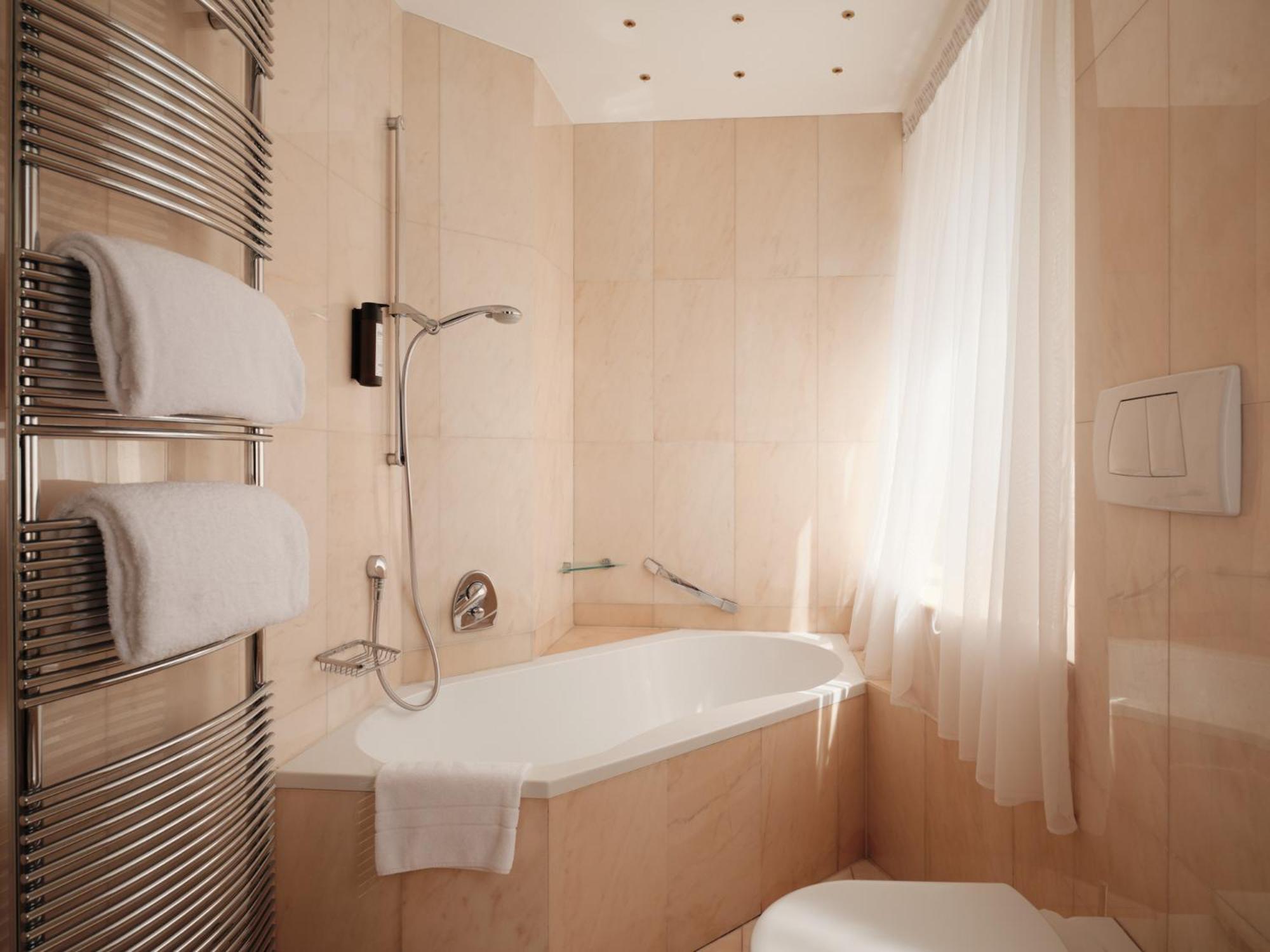 Deluxe Double or Twin Room with Balcony