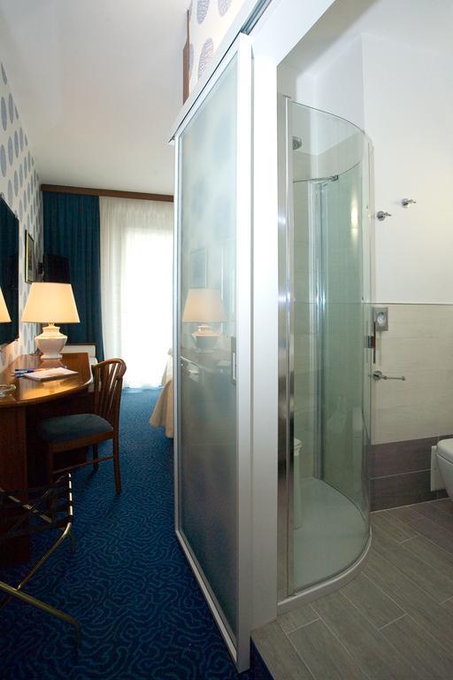Superior Double or Twin Room with Sea View,318470081:JPEG