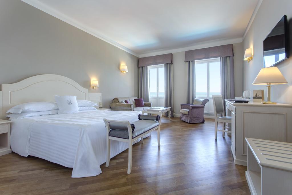Classic Double Room with Sea View