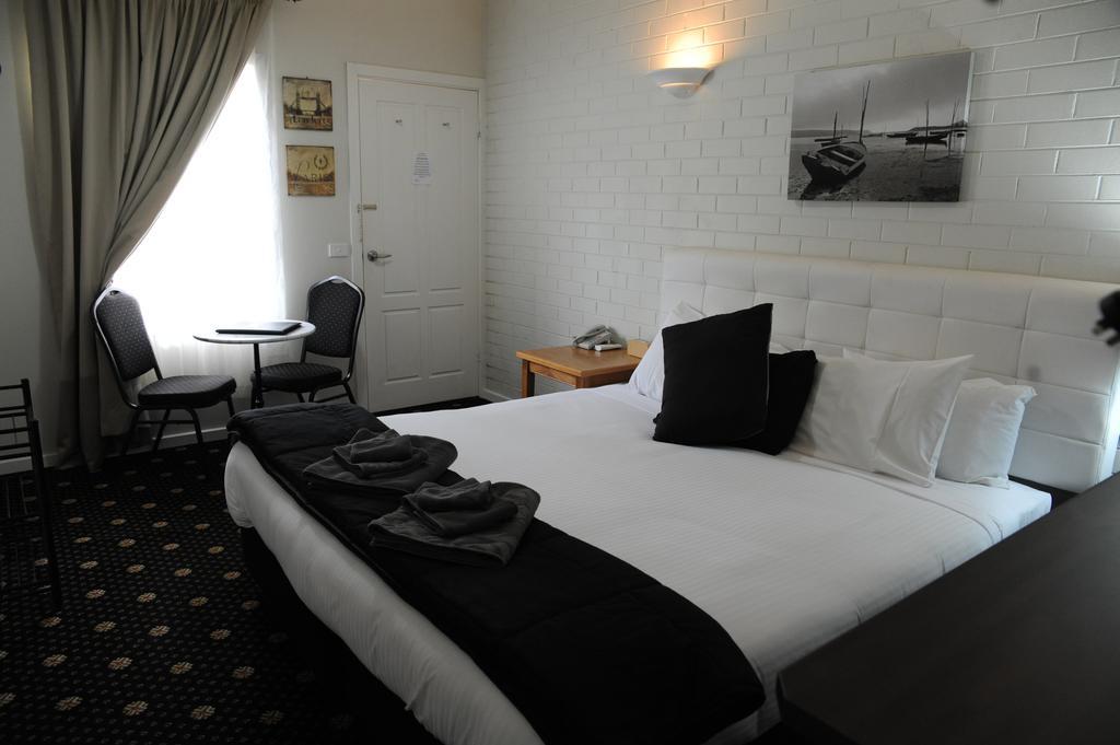 King Room with Spa Bath