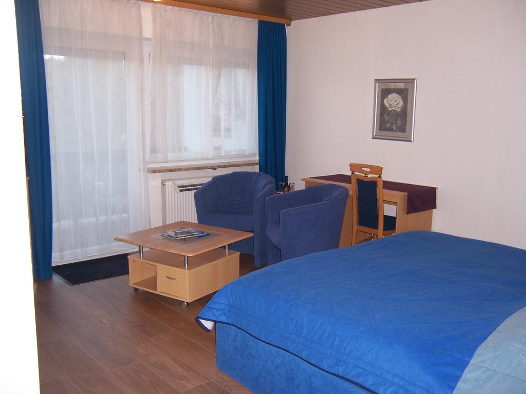 Doppelzimmer mit Balkon