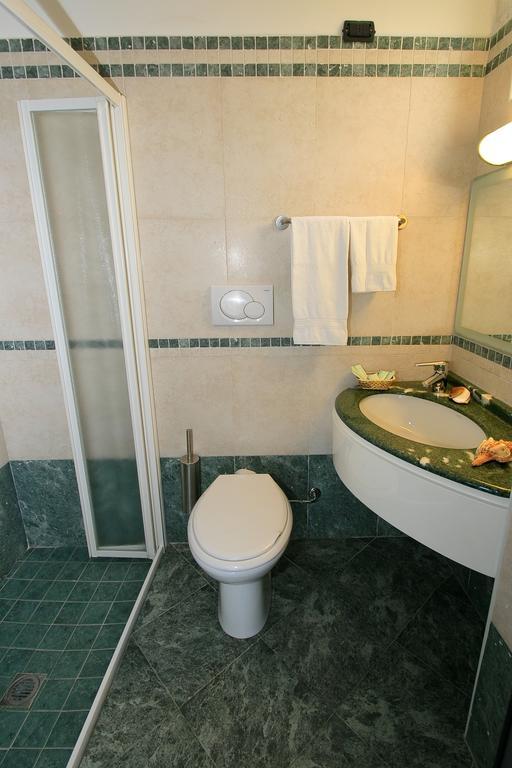 Dreibettzimmer mit Balkon