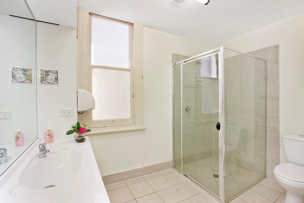 Twin Room with Shared Bathroom