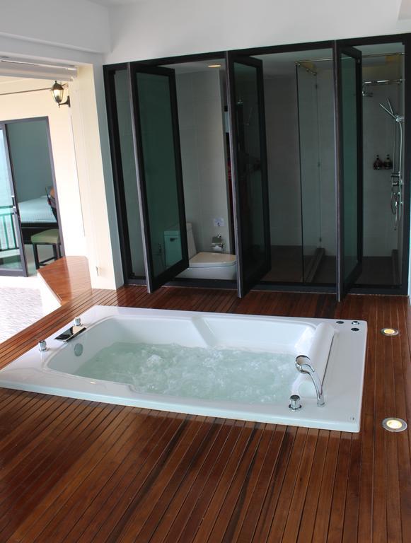 Deluxe Zimmer mit Whirlpool und Meerblick