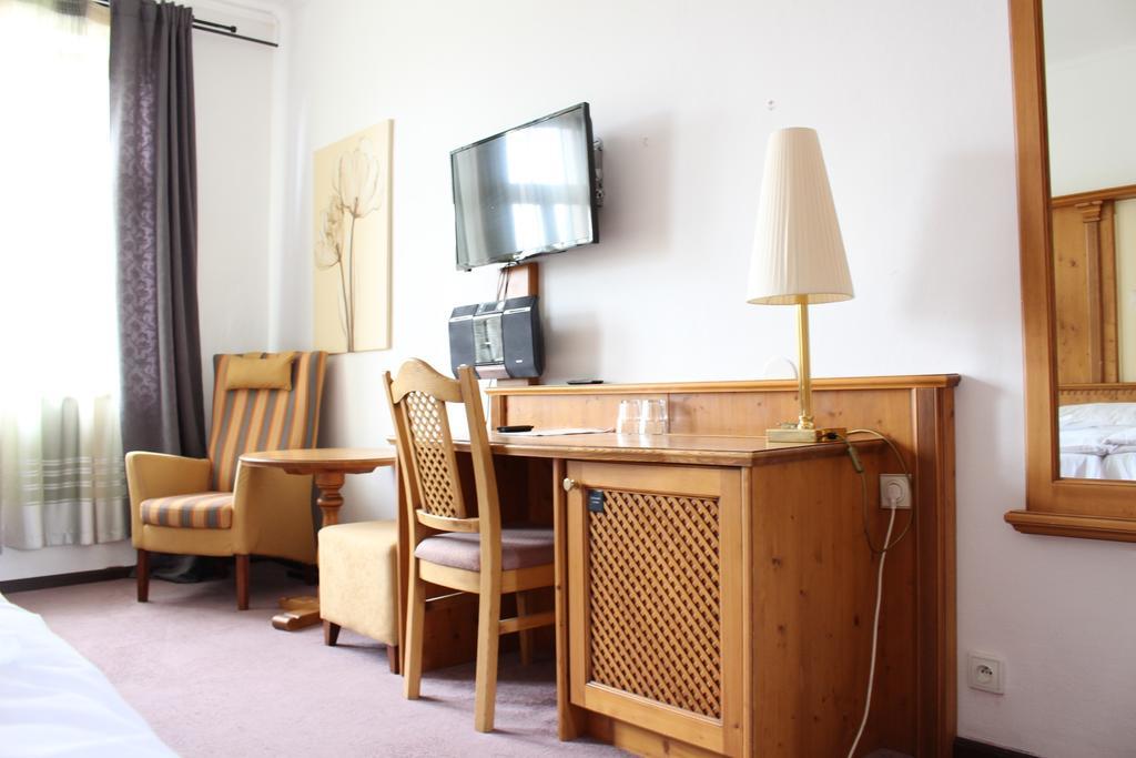 Tweepersoonskamer met 2 Aparte Bedden en Balkon