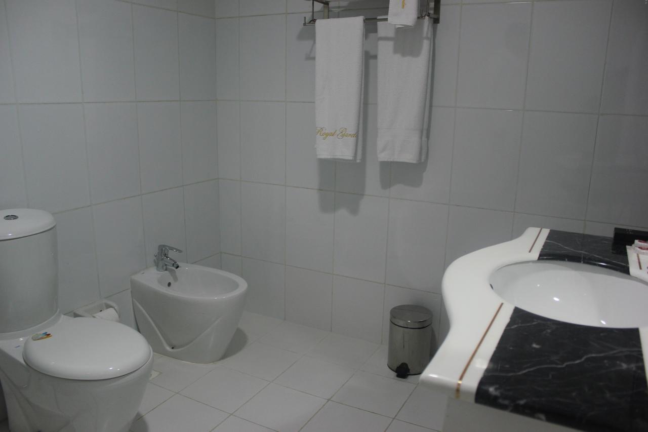 Camera Matrimoniale/Doppia con Letti Singoli con Bagno Privato