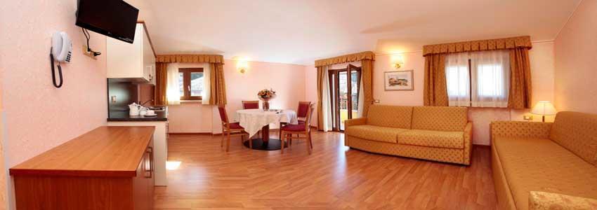 One-Bedroom Apartment with Garden View and  Partial Lake View,547070820:JPEG
