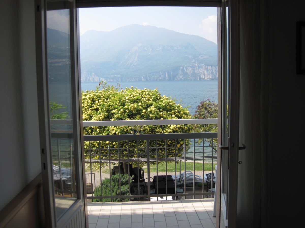 Double or Twin Room with Lake View,604995120:JPEG