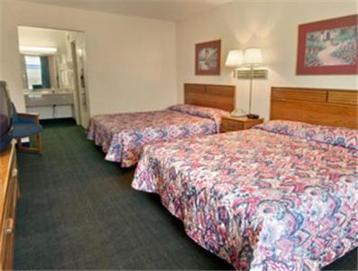 Queen Room with Two Queen Beds - Non-Smoking