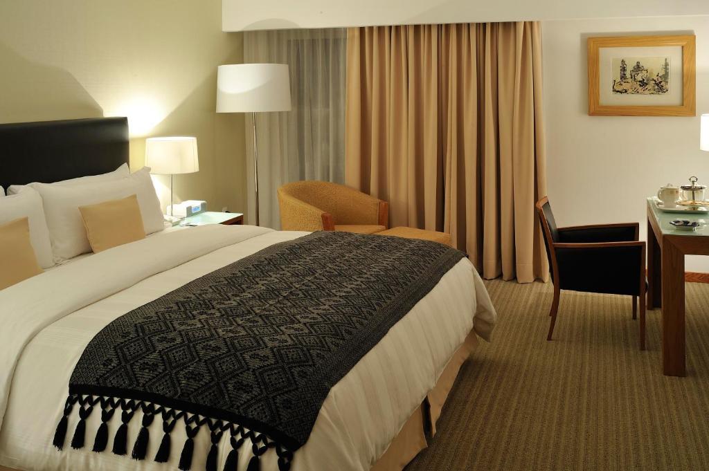 Classic King Room - Club Lounge Access