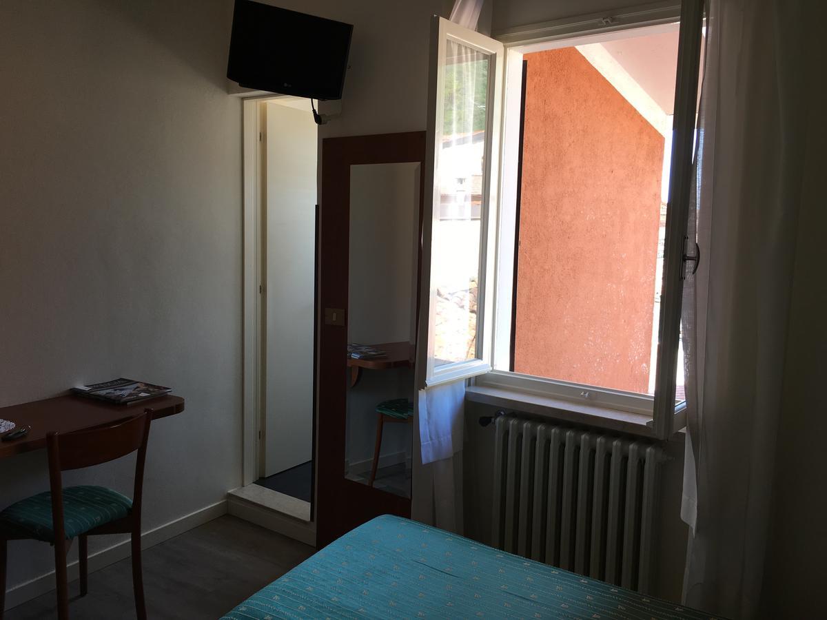Budget Twin Room,654404667:JPEG