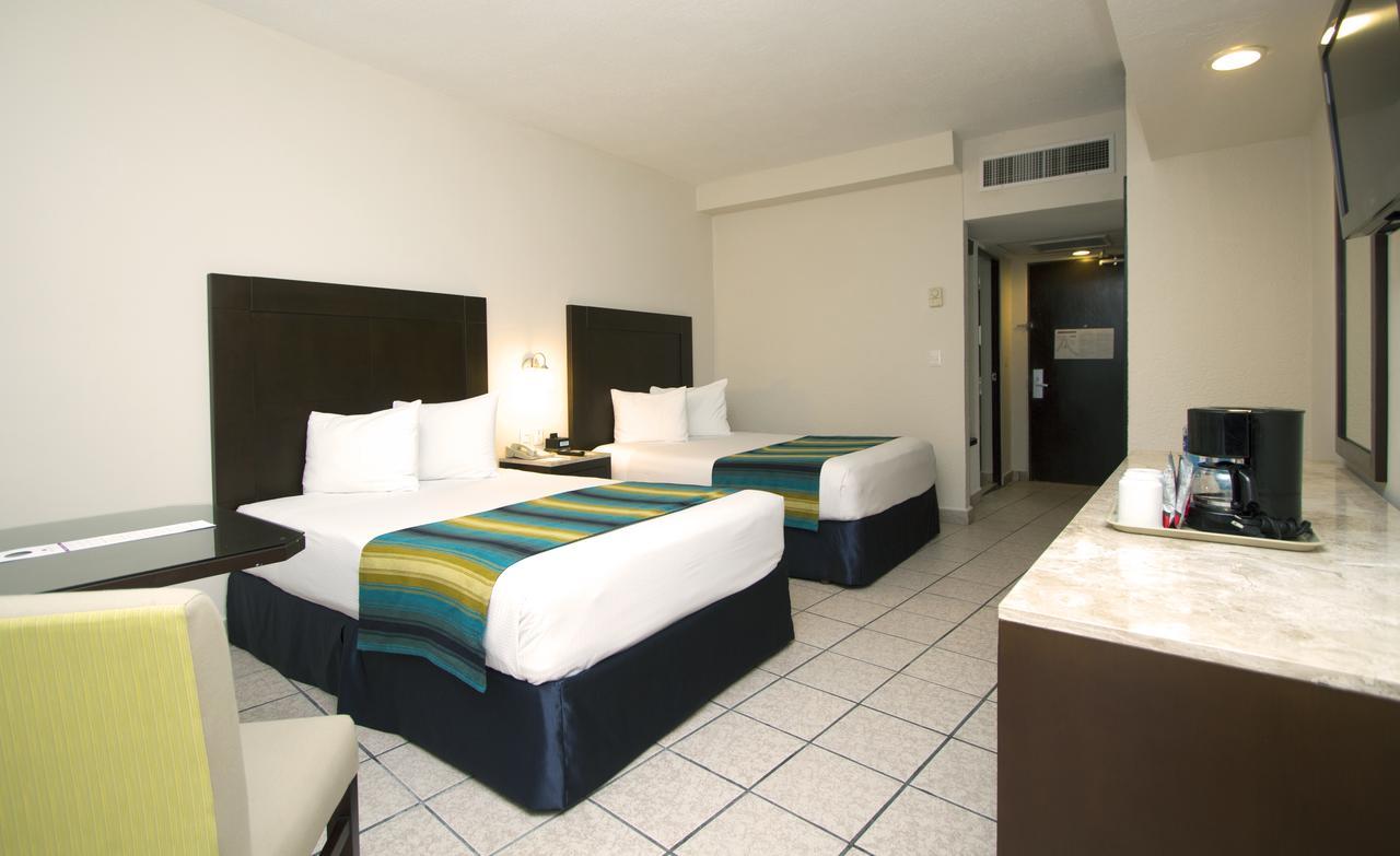 Doppelzimmer mit 2 Doppelbetten