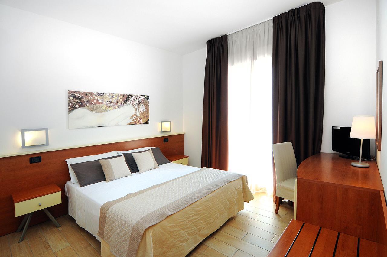 Double Room with Balcony and Sea View,1597558733:JPEG