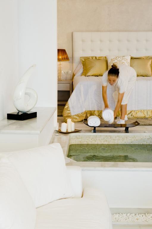 Grand Suite con Piscina Privata Riscaldata e Vista Caldera