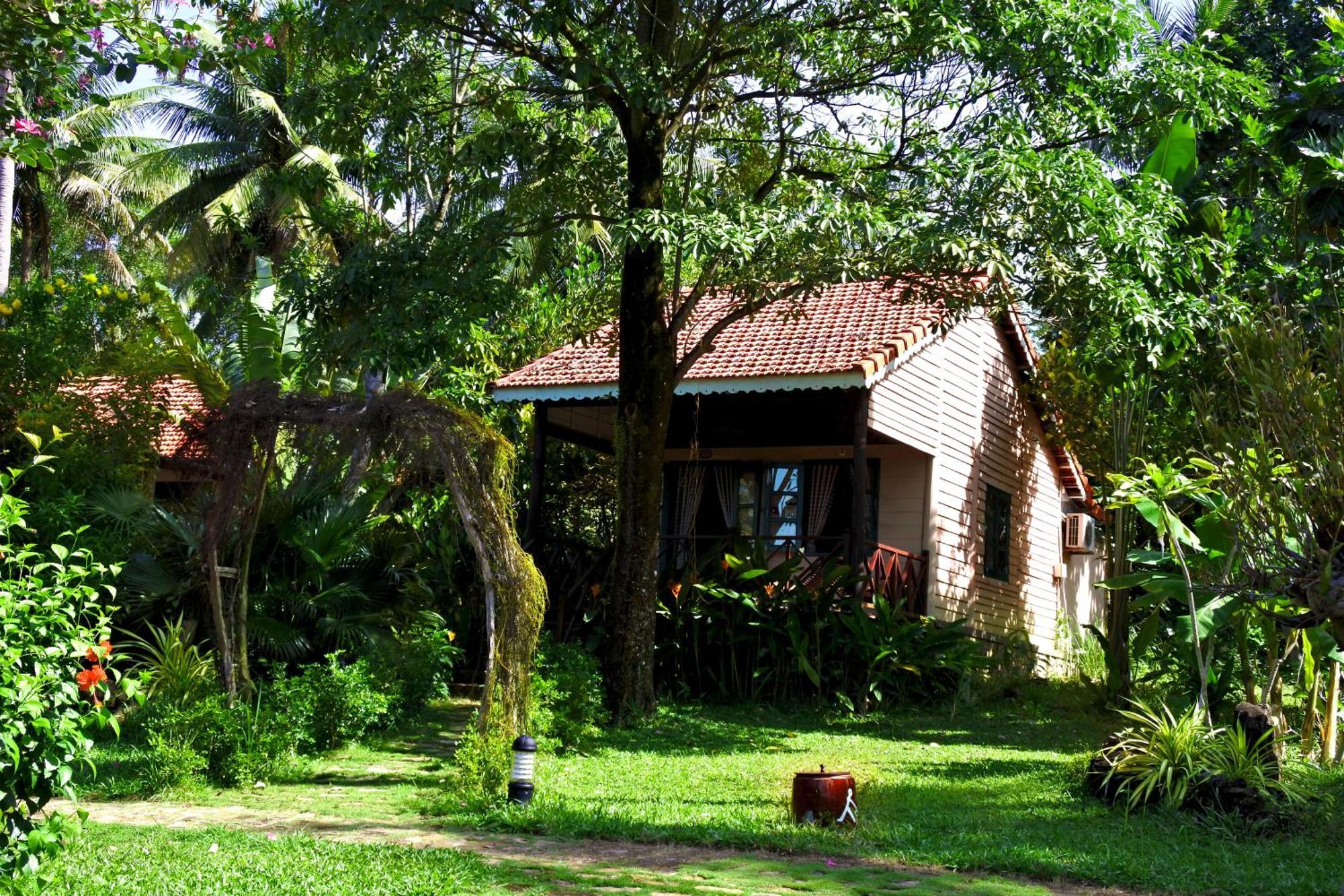 Bungalow with Garden View