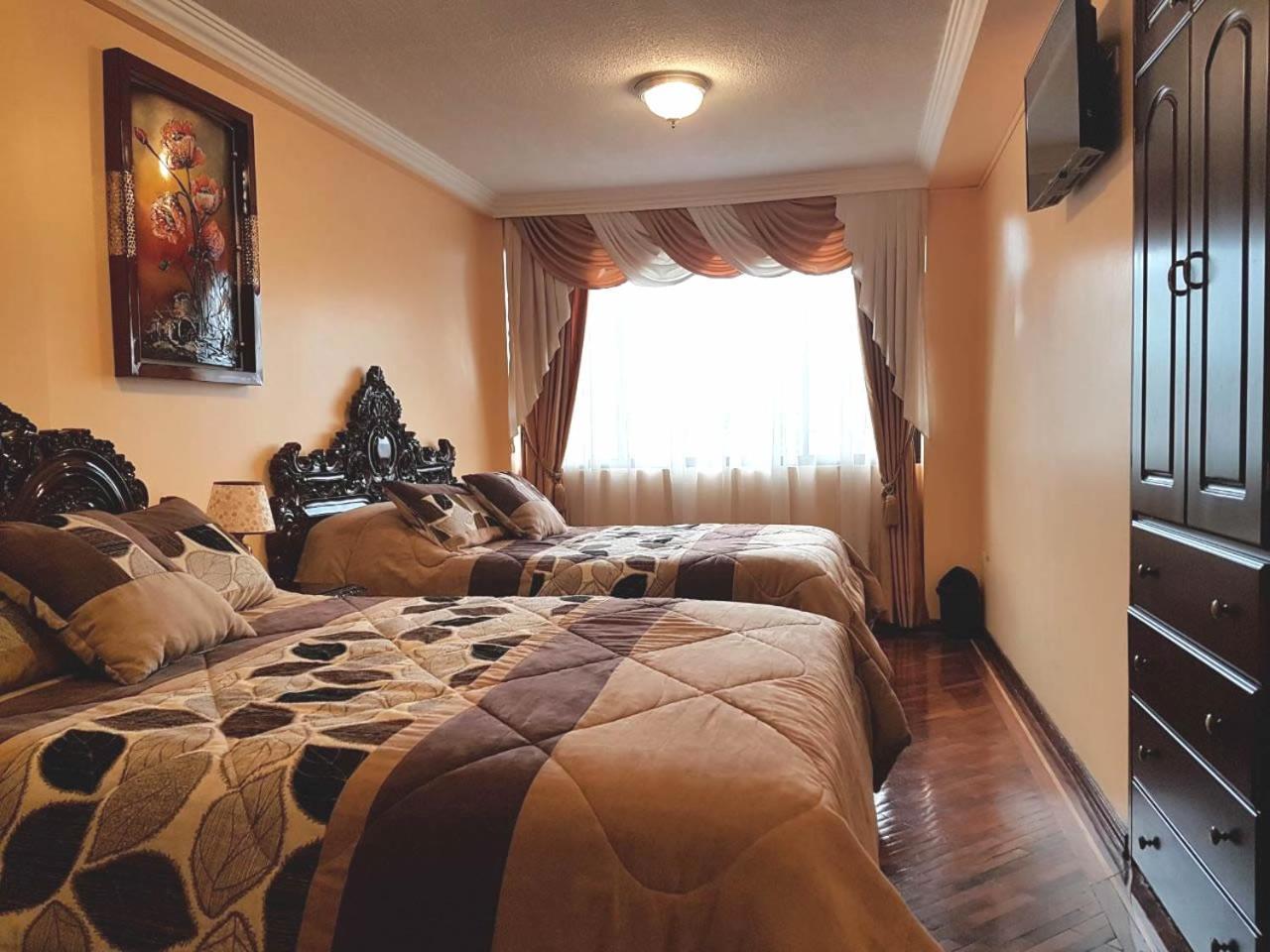 Twin Room with Private Bathroom