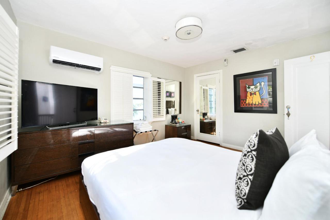 Queen Room with Shared Bathroom