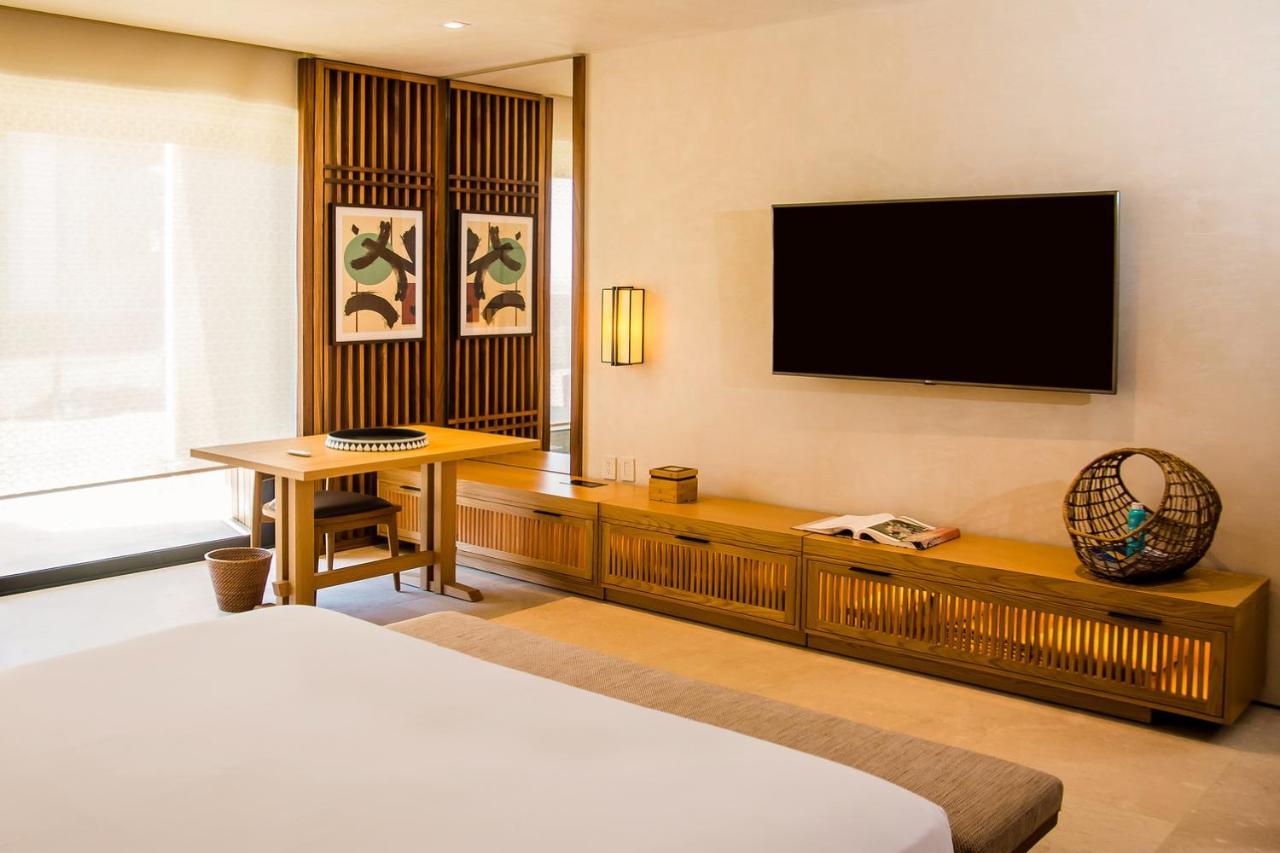 Deluxe Kamer met Kingsize Bed en Directe Toegang tot het Zwembad