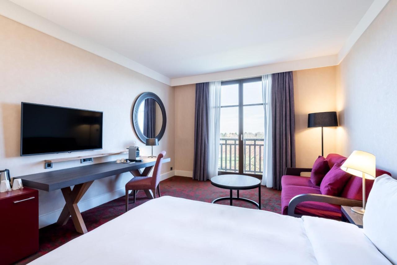 Premium King Room with Golf View Sofa Bed,1590339852:JPEG