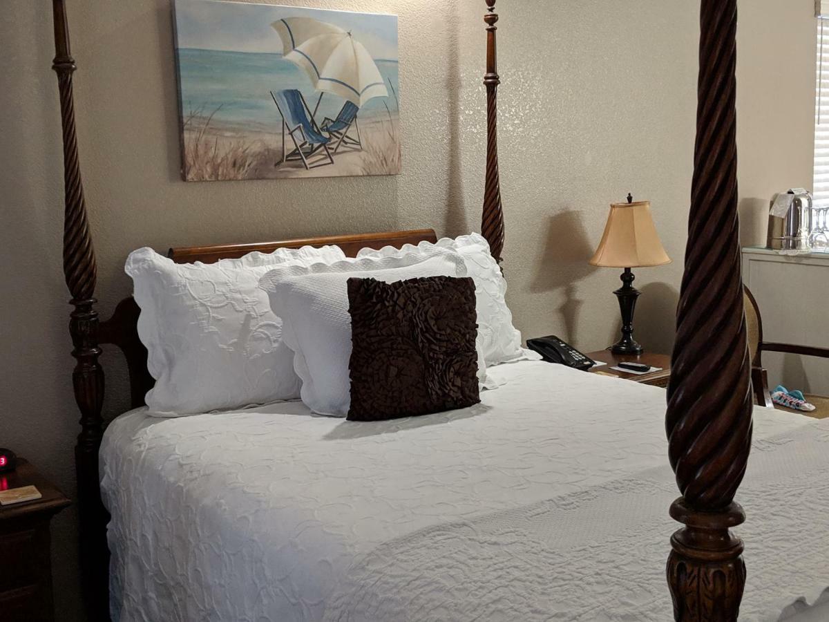 Deluxe Queen Room with Ocean View