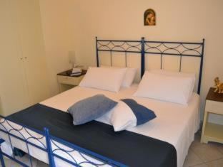 Standard Triple Room with Sea View